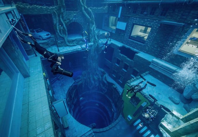 Com 60 metros de produndidade, Deep Dive Dubai tem até "cidade" subaquática / Divulgação