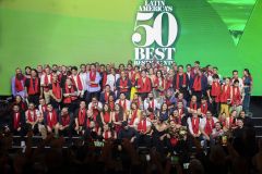 Chefs no palco do Latin America&#039;s 50 Best Restaurants 2023