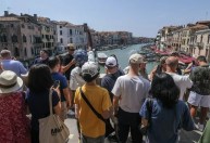 Veneza vai limitar grupos de turistas e proibir alto-falantes