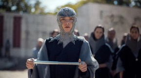 Atriz Florence Pugh em cena de &quot;Duna: Parte 2&quot; no cemitério Brion, na Itália