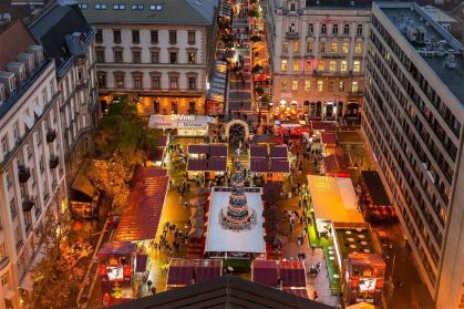 Advent Basilika Market