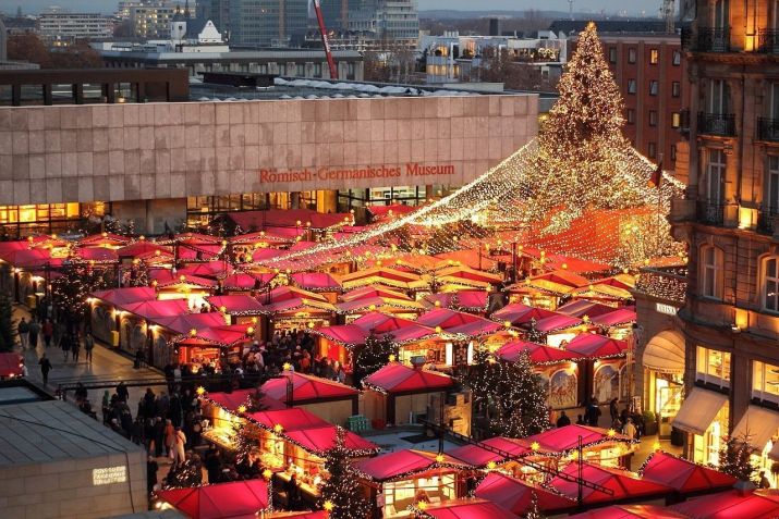 A cidade de Colônia, na Alemanha, oferece diferentes opções de mercado de Natal • Wikimedia commons