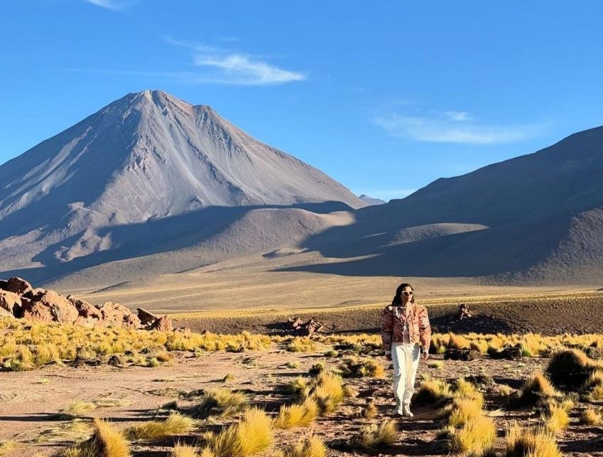 Licancabur domina a paisagem próxima de San Pedro de Atacama e é ideal para paradinhas no meio do deserto • CNN Viagem & Gastronomia