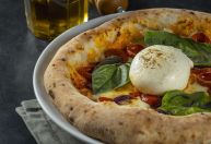 Receita fácil e profissional de massa de pizza para fazer em casa