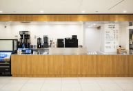 Famosa marca japonesa de roupas abre seu primeiro café em Nova York